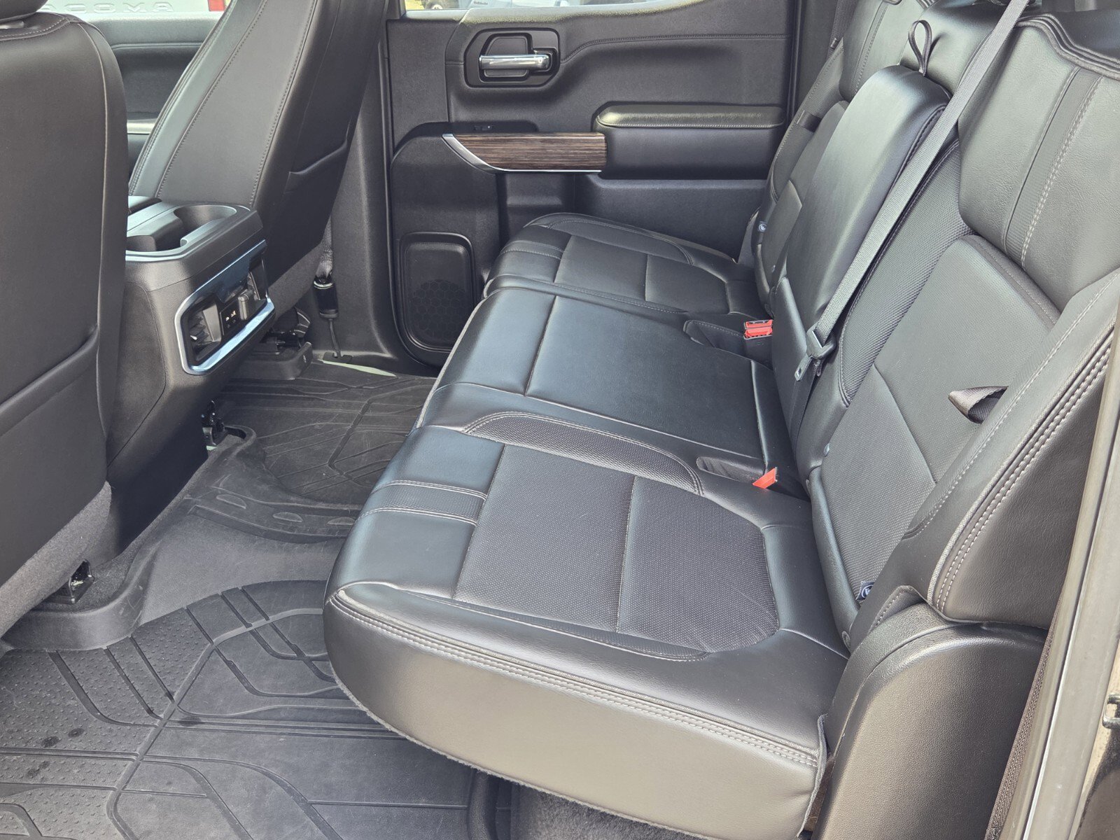 Used 2022 Chevrolet Silverado 1500 High Country w/ Technology Package image 5