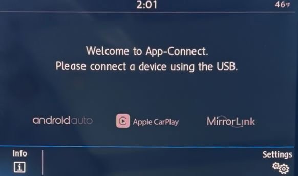 Used 2018 Volkswagen Golf SE image 24