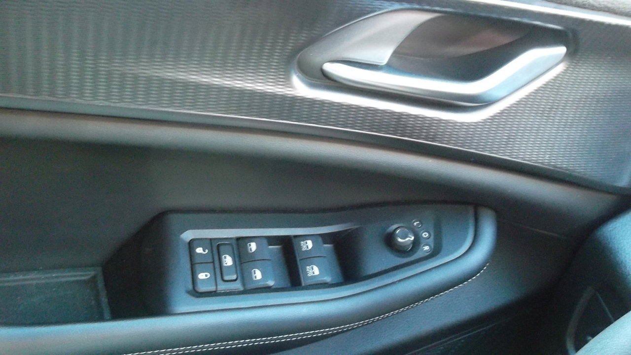 Used 2024 Jeep Grand Cherokee Altitude image 17