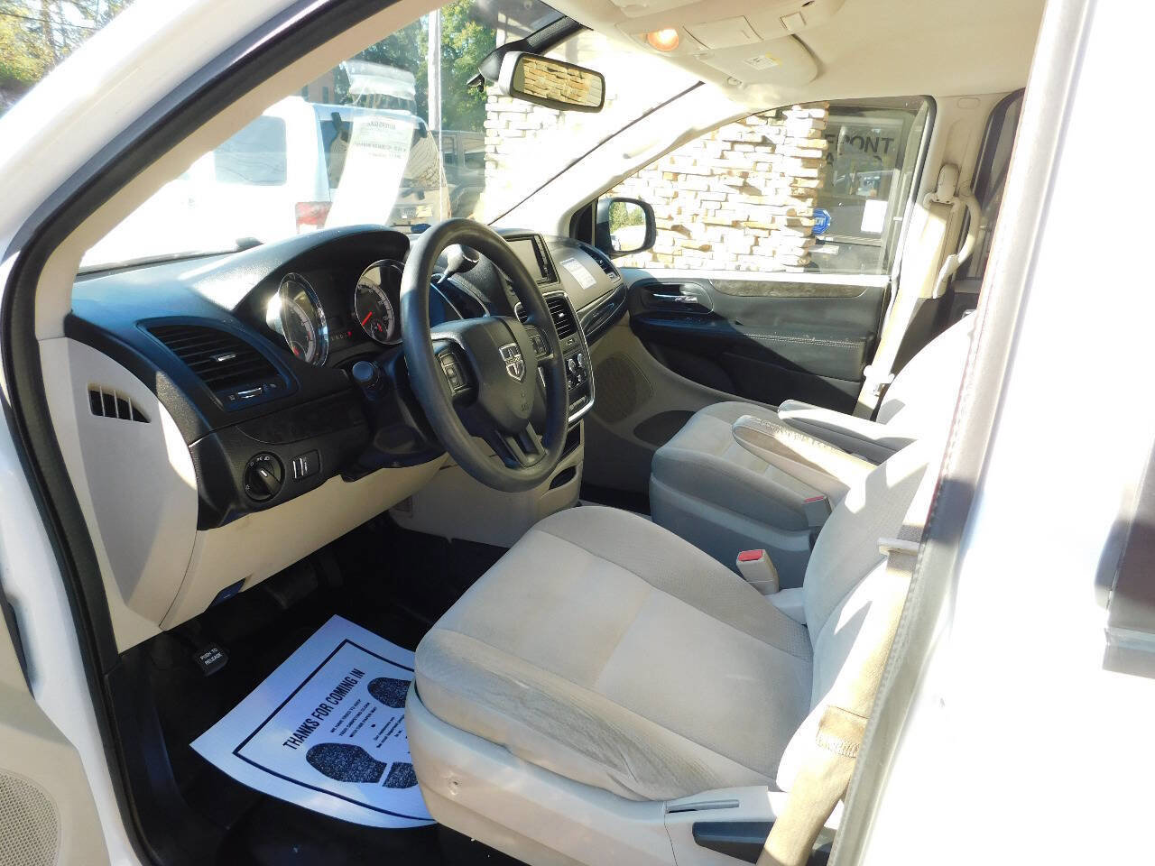 Used 2018 Dodge Grand Caravan SE image 19