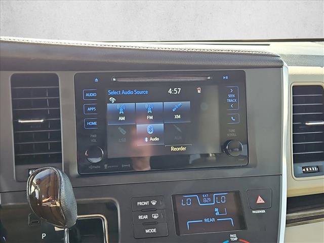 Used 2016 Toyota Sienna XLE FWD image 13