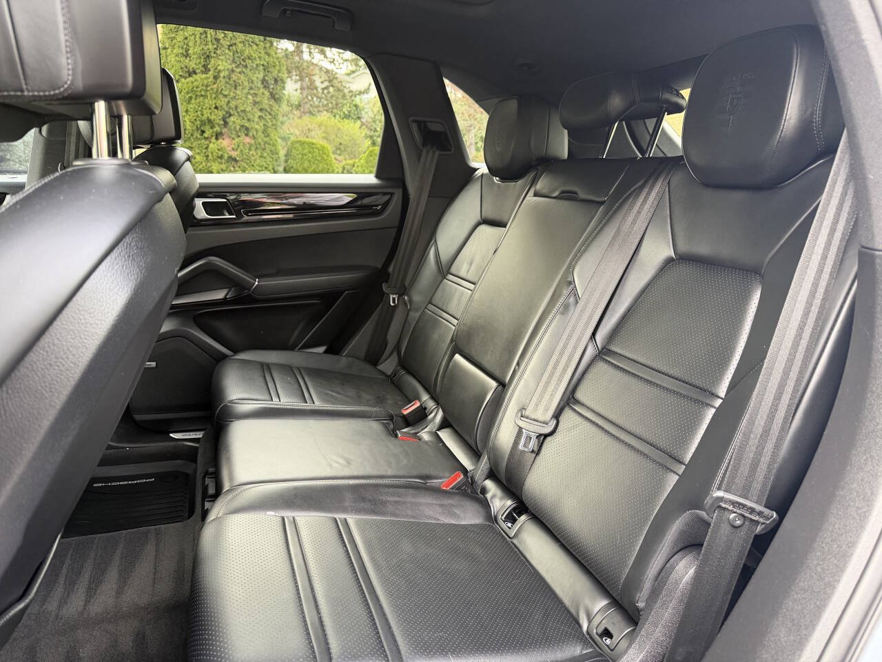 Used 2019 Porsche Cayenne S w/ Premium Package AWD/4WD image 26