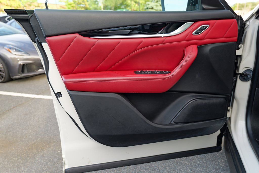 Used 2019 Maserati Levante Base image 16