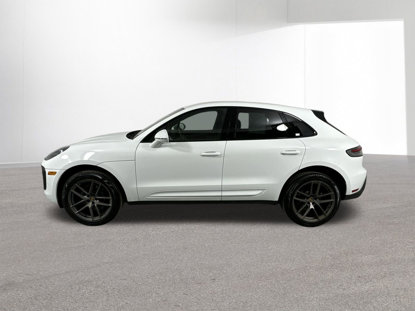 Used 2023 Porsche Macan image 29