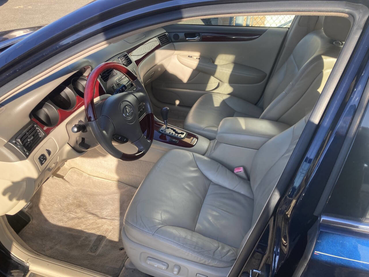 Used 2004 Lexus ES 330 image 9