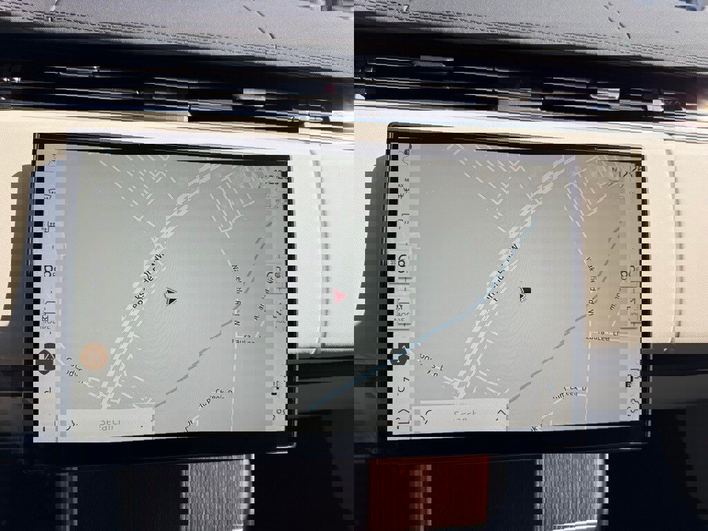 Used 2025 Land Rover Range Rover SE image 25