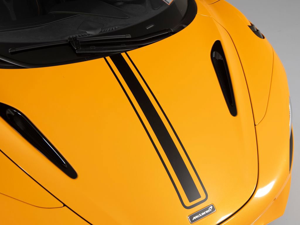Used 2025 McLaren 750S image 38