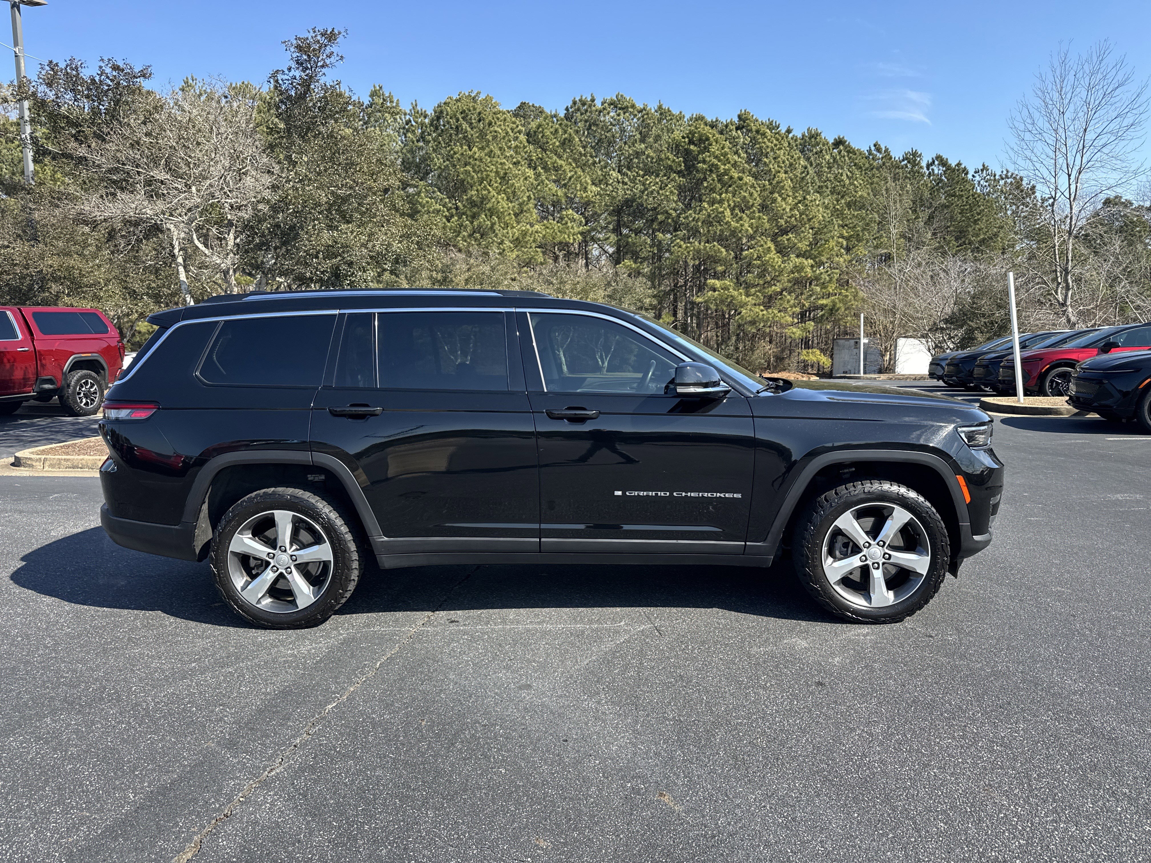 Used 2022 Jeep Grand Cherokee L Limited image 4