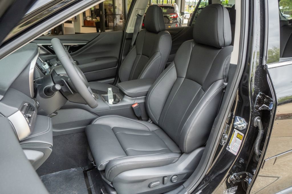 Used 2025 Subaru Outback Touring w/ Popular Package #2 image 8