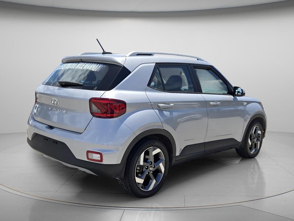 Used 2023 Hyundai Venue SEL FWD image 8