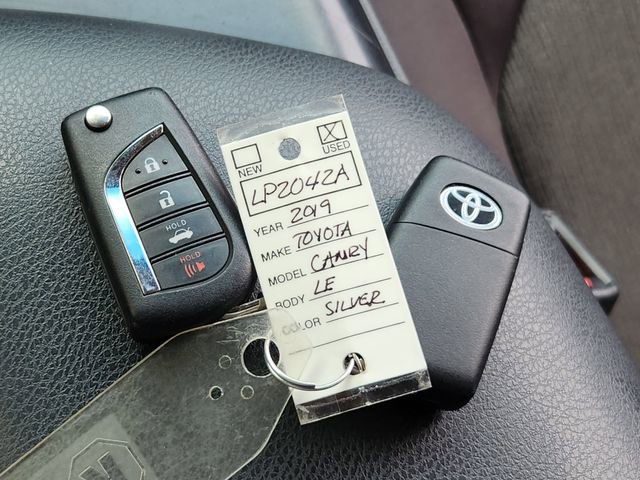 Used 2019 Toyota Camry LE FWD image 31