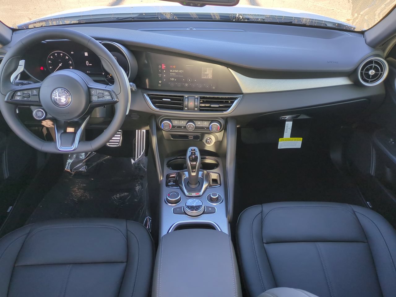 New 2025 Alfa Romeo Giulia w/ Driving Assist Package RWD image 13