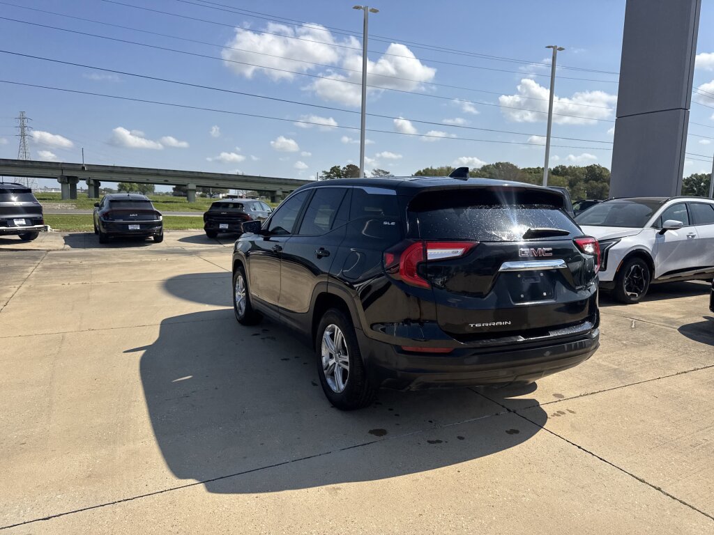Used 2024 GMC Terrain SLE w/ LPO, Floor Liner Package image 17
