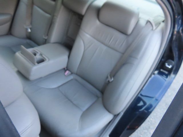 Used 2004 Lexus ES 330 w/ Premium Pkg FWD image 12
