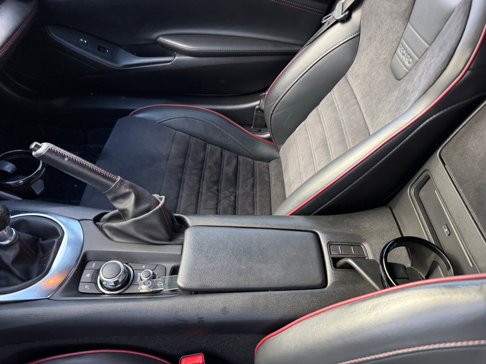Used 2018 MAZDA MX-5 Miata Club w/ Brembo/BBS Recaro Package RWD image 14