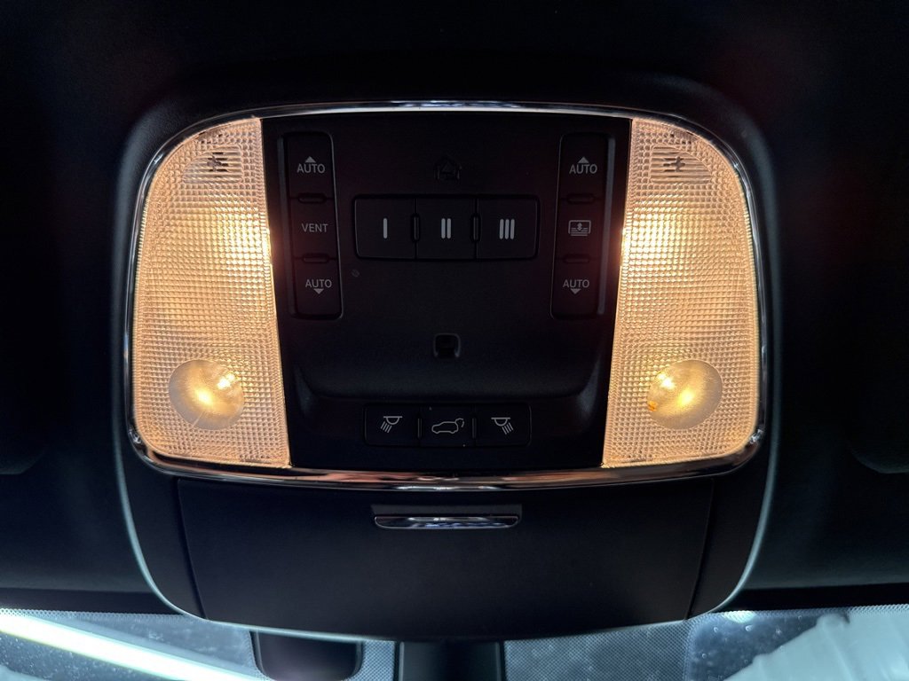 Used 2021 Jeep Grand Cherokee Summit image 24