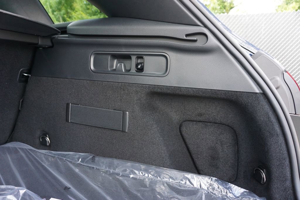 Certified 2025 Mercedes-Benz GLC 300 4MATIC image 70