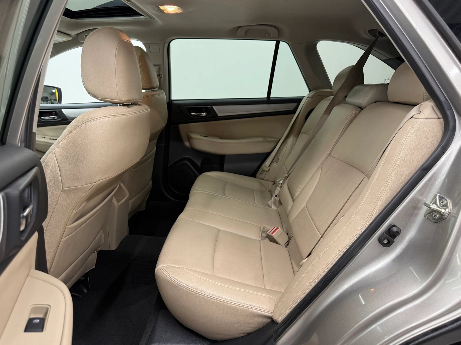 Used 2017 Subaru Outback 2.5i Premium AWD/4WD image 18