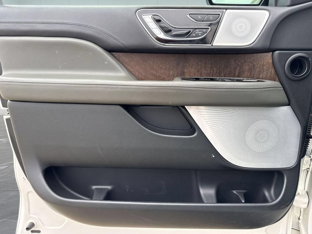 Certified 2024 Lincoln Navigator Black Label AWD/4WD image 15