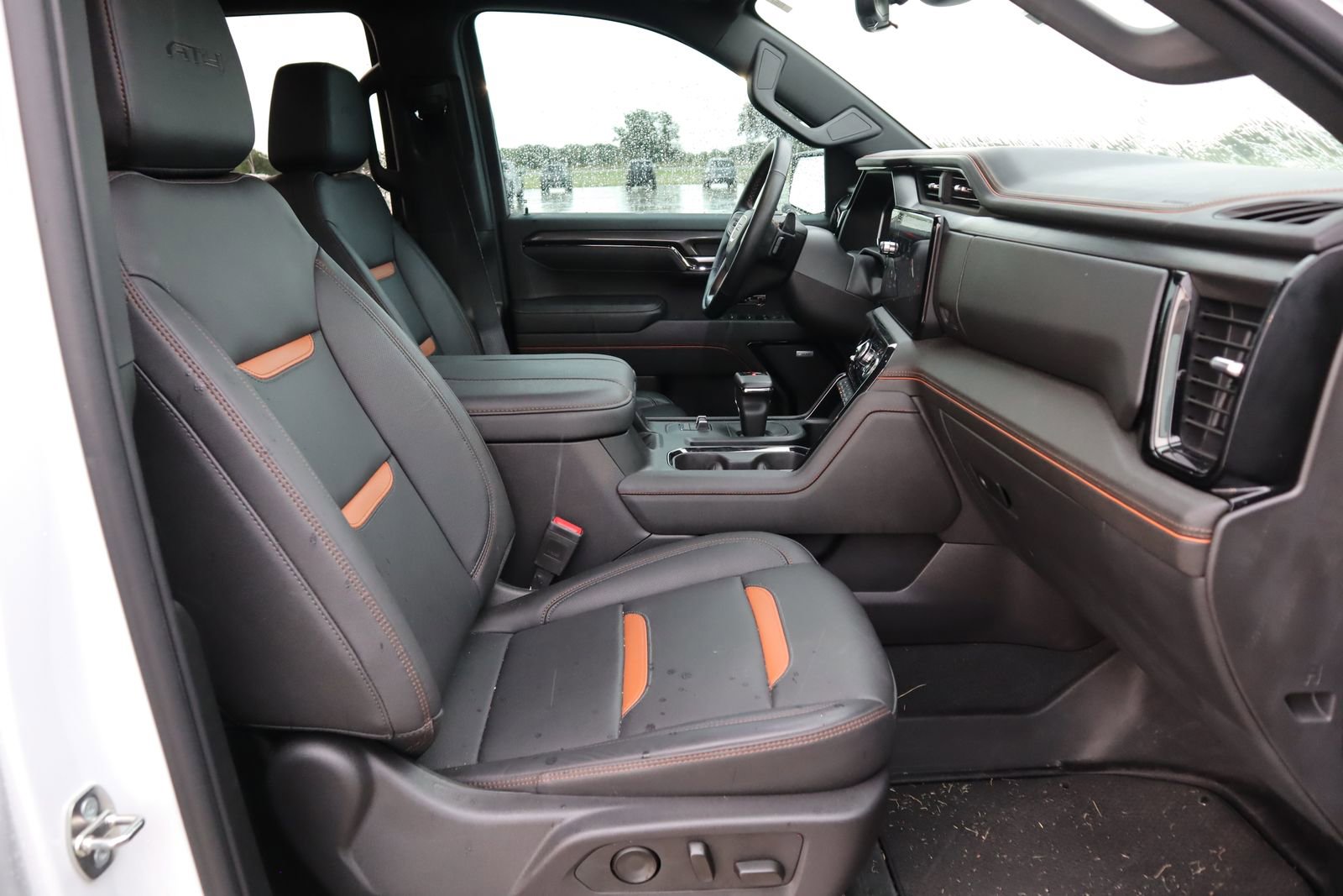 Used 2024 GMC Sierra 1500 AT4 w/ Technology Package image 15