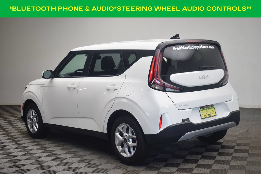 Used 2025 Kia Soul LX w/ LX Technology Package FWD image 6