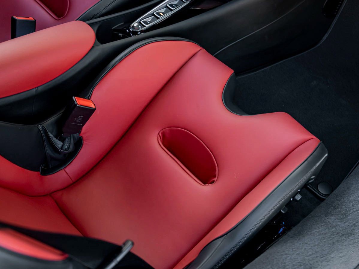 Used 2025 McLaren Artura image 22