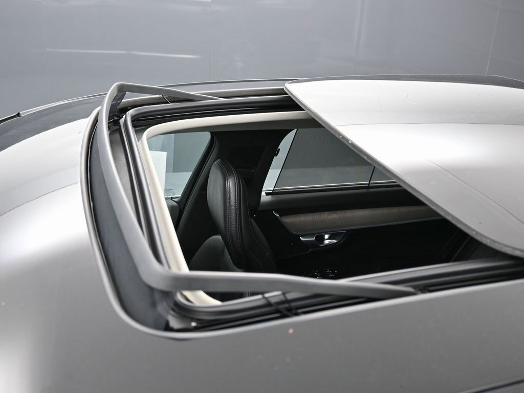 Used 2023 Volvo S90 B6 Plus w/ Protection Package Premier image 11