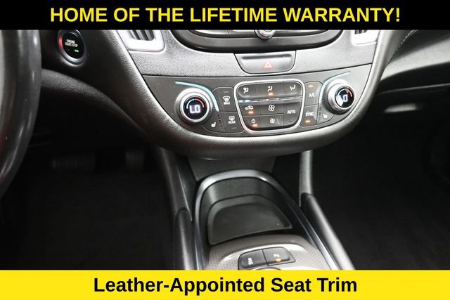 Used 2019 Chevrolet Malibu LT w/ Leather Package FWD image 29