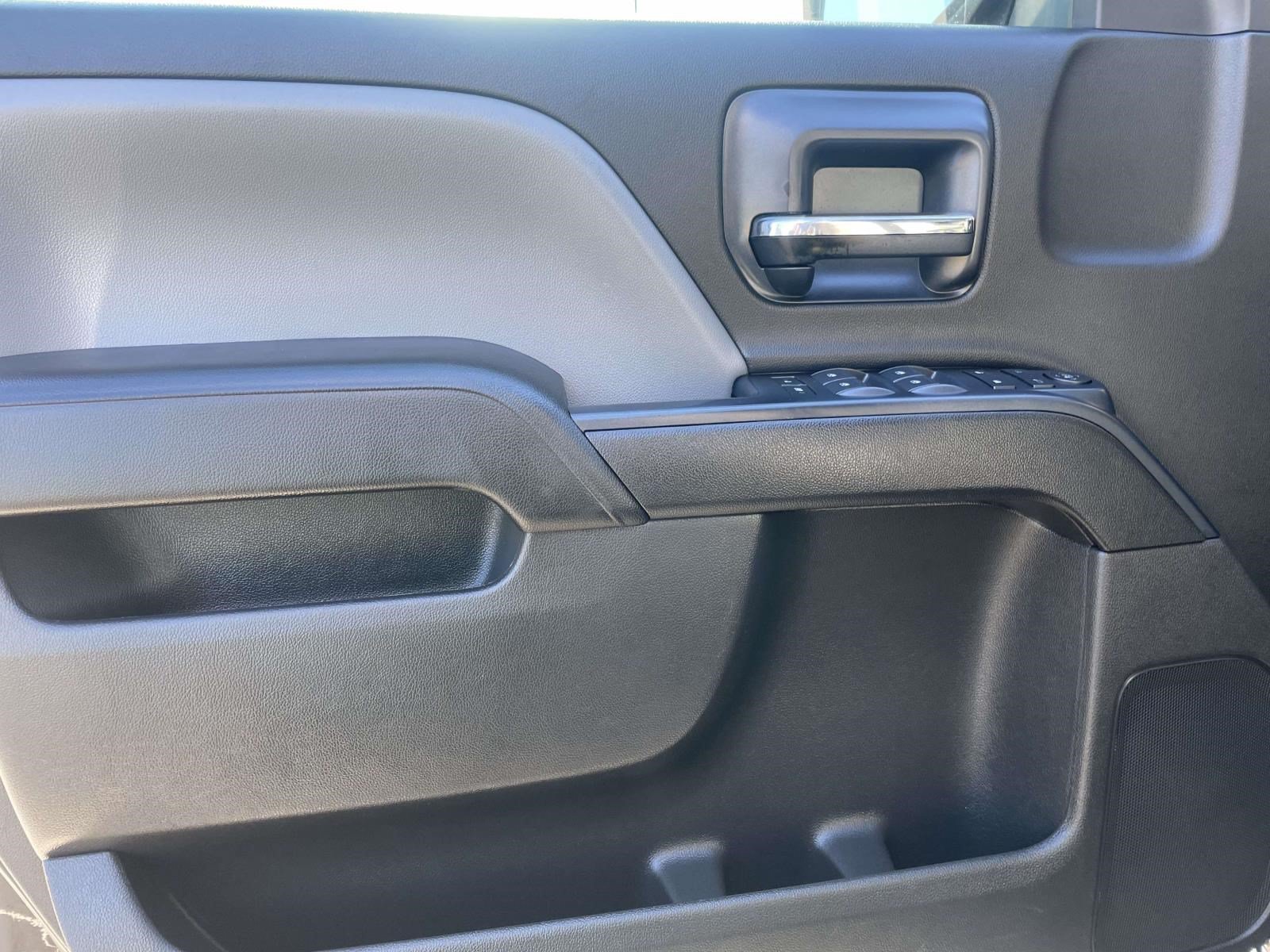 Used 2018 Chevrolet Silverado 1500 Custom w/ Custom Convenience Package RWD image 15