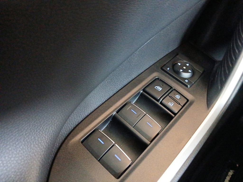 Used 2022 Toyota RAV4 Limited FWD image 20