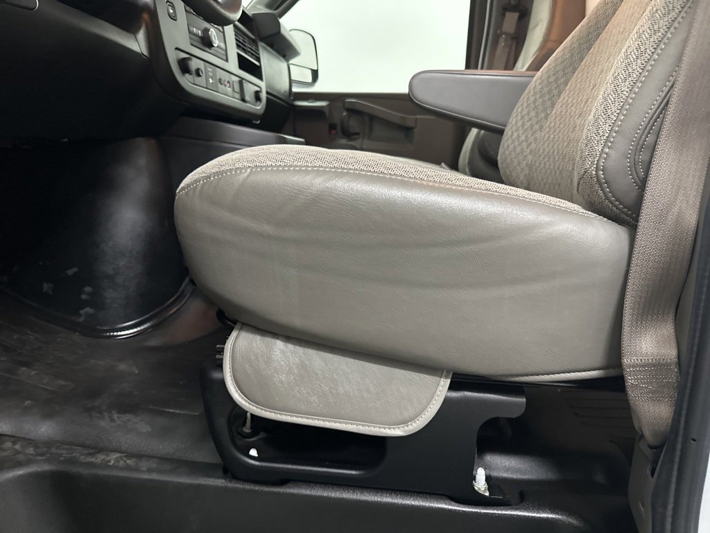 Used 2020 Chevrolet Express 2500 image 34