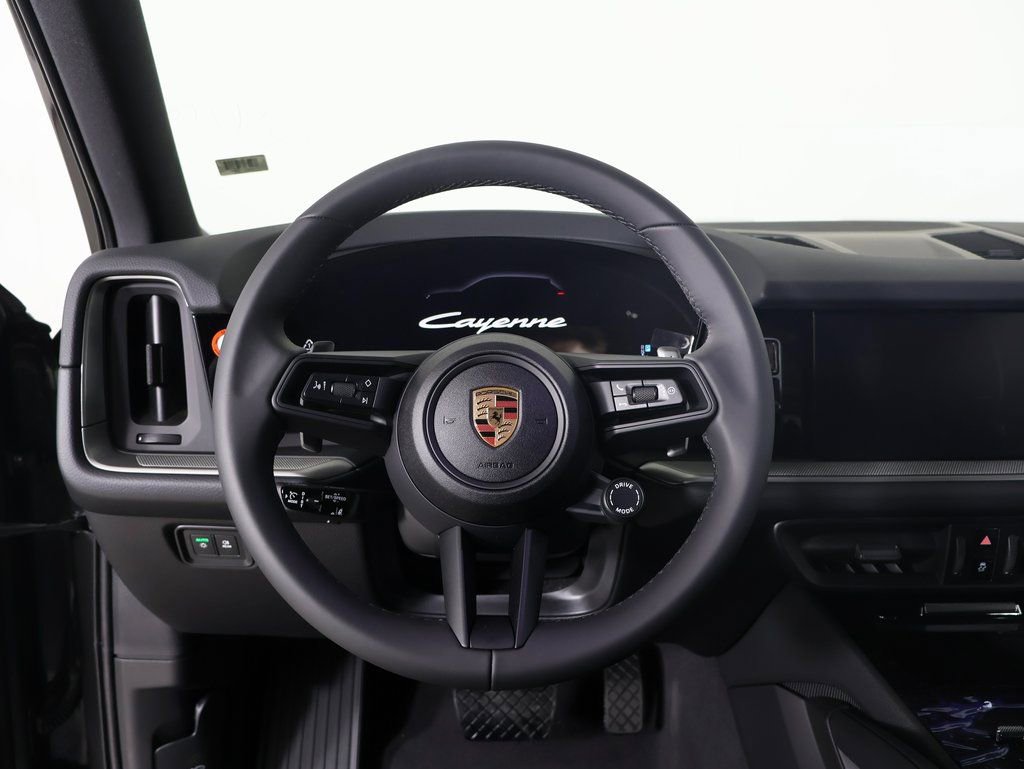 Certified 2025 Porsche Cayenne image 10