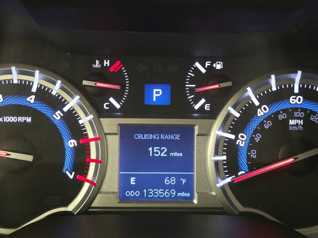 Used 2015 Toyota 4Runner Limited AWD/4WD image 26