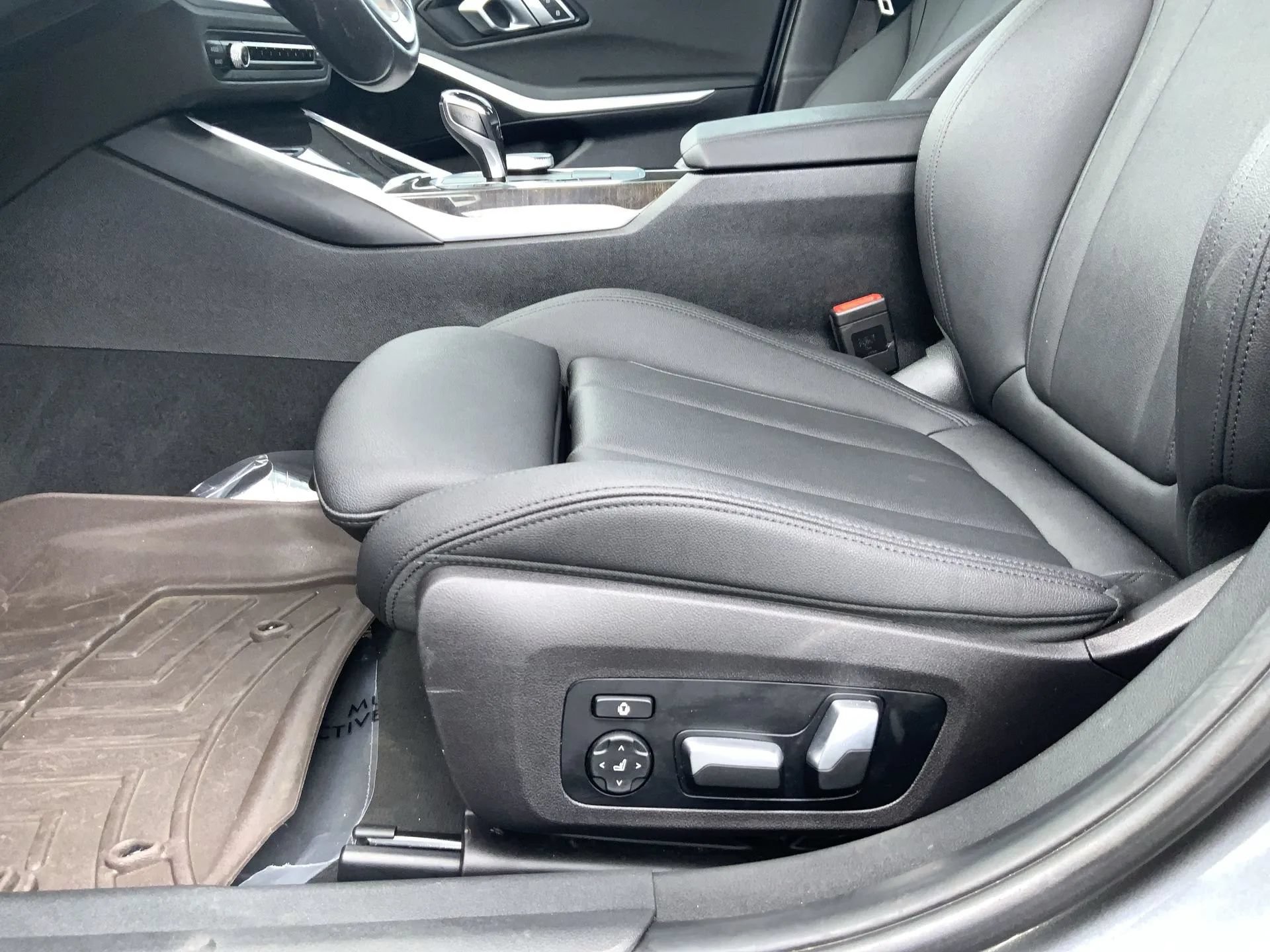 Used 2020 BMW 330i xDrive Sedan w/ Premium Package AWD/4WD image 14