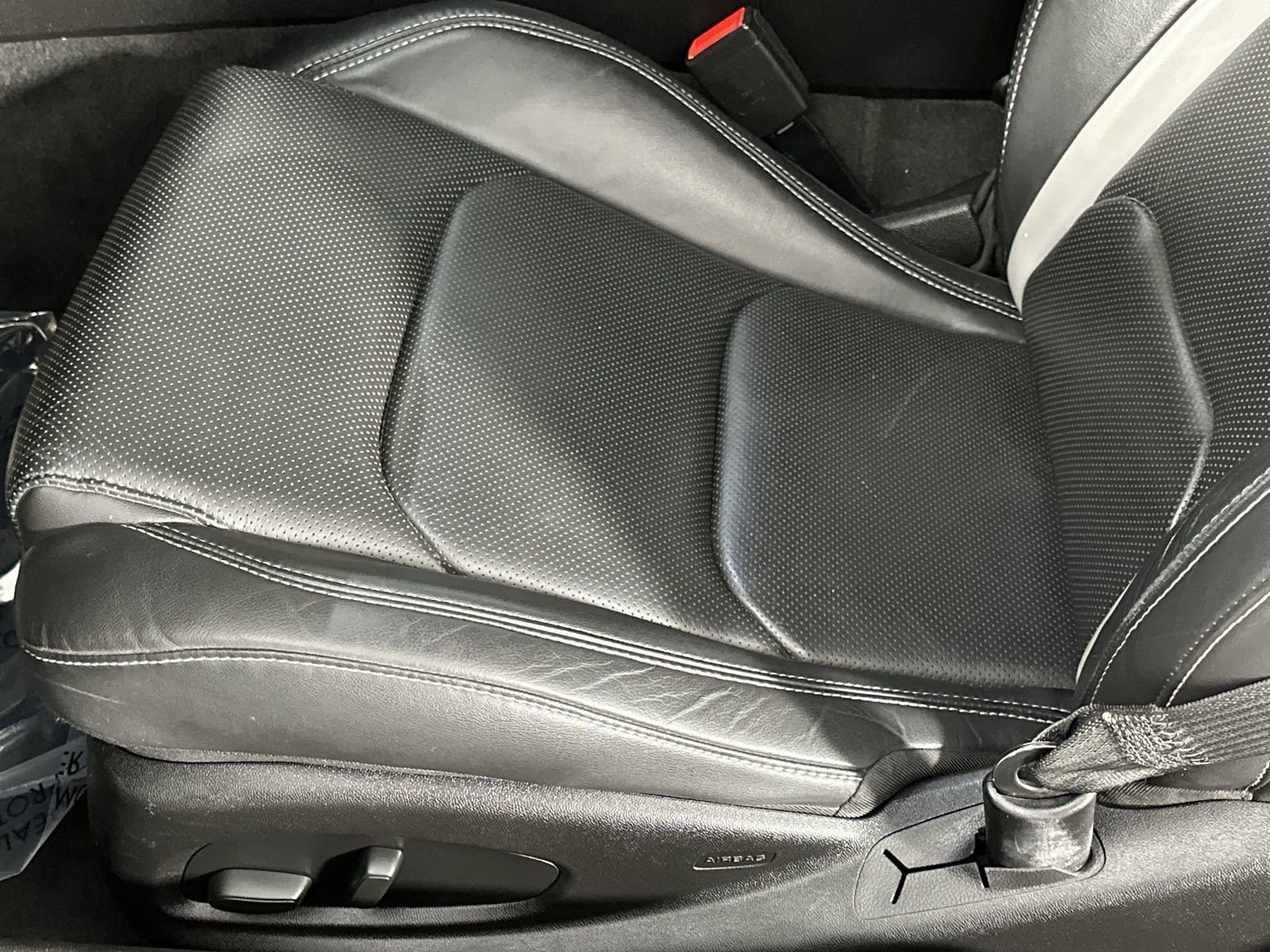 Used 2018 Chevrolet Camaro LT RWD image 12