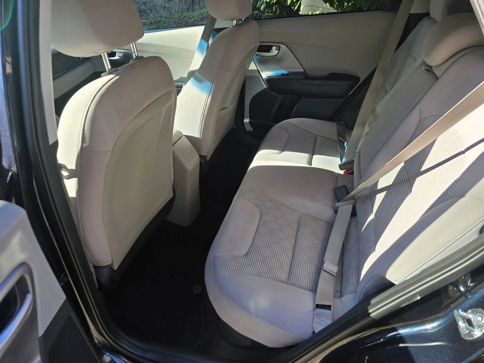 Used 2018 Kia Niro LX image 17