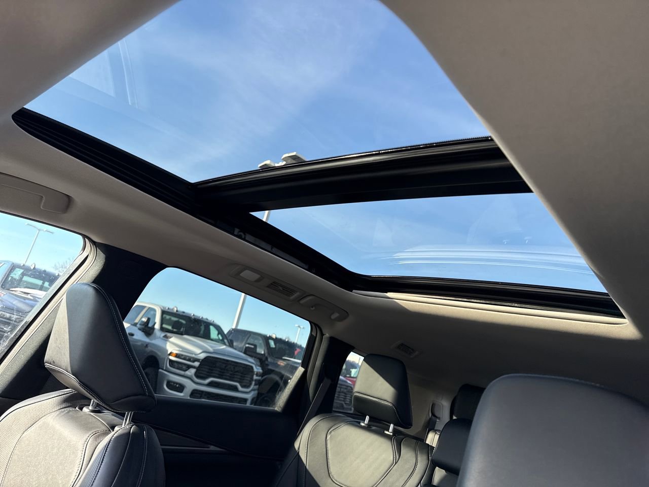 Used 2023 INFINITI QX60 Luxe image 14