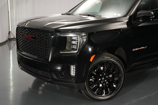 Used 2021 GMC Yukon Denali w/ Denali Premium Package AWD/4WD image 3