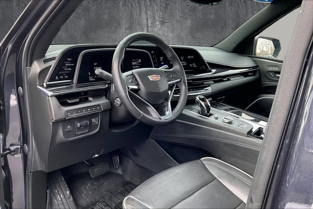 Used 2022 Cadillac Escalade Sport w/ Touring Package AWD/4WD image 17