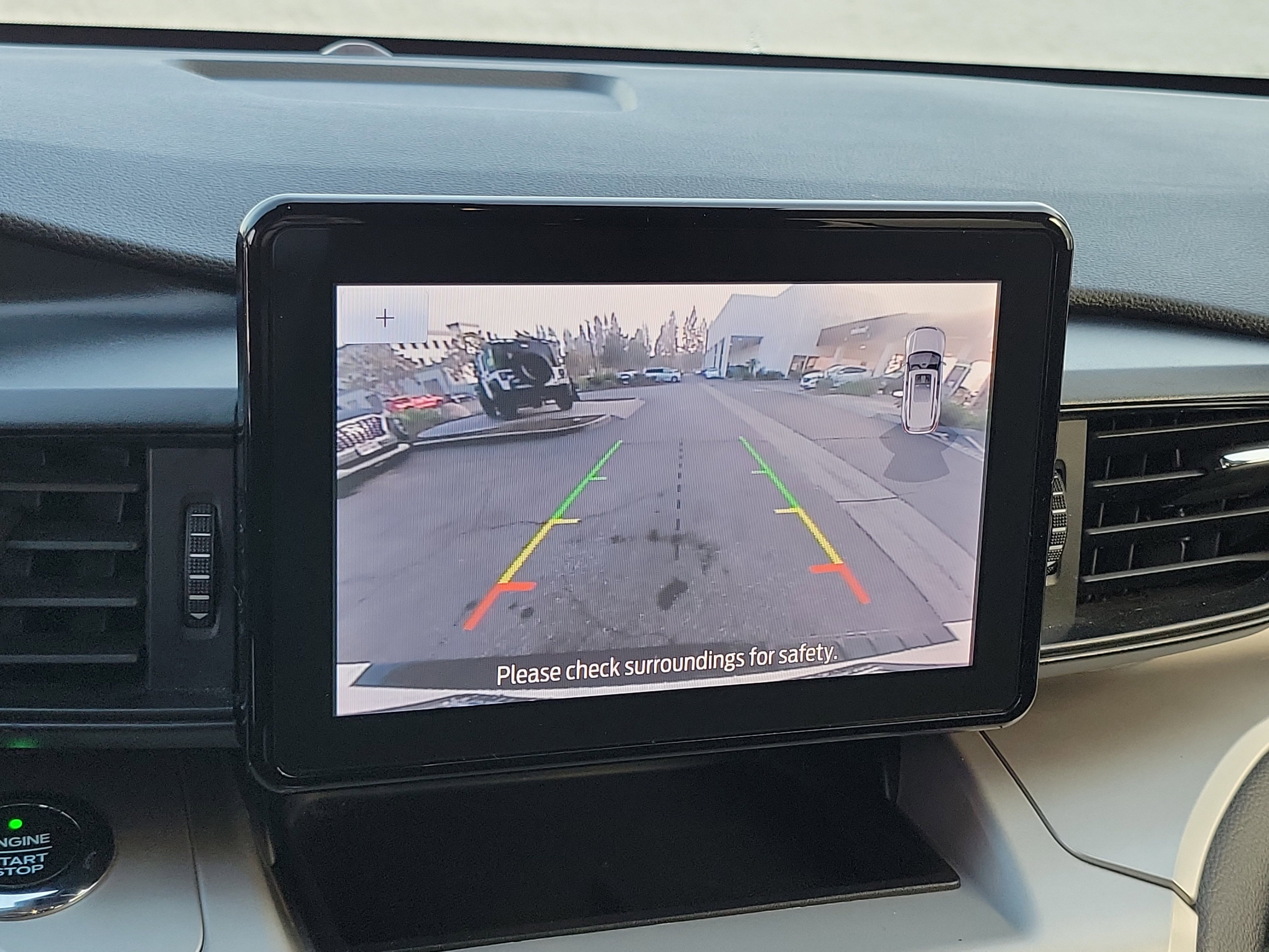 Used 2020 Ford Explorer XLT image 12