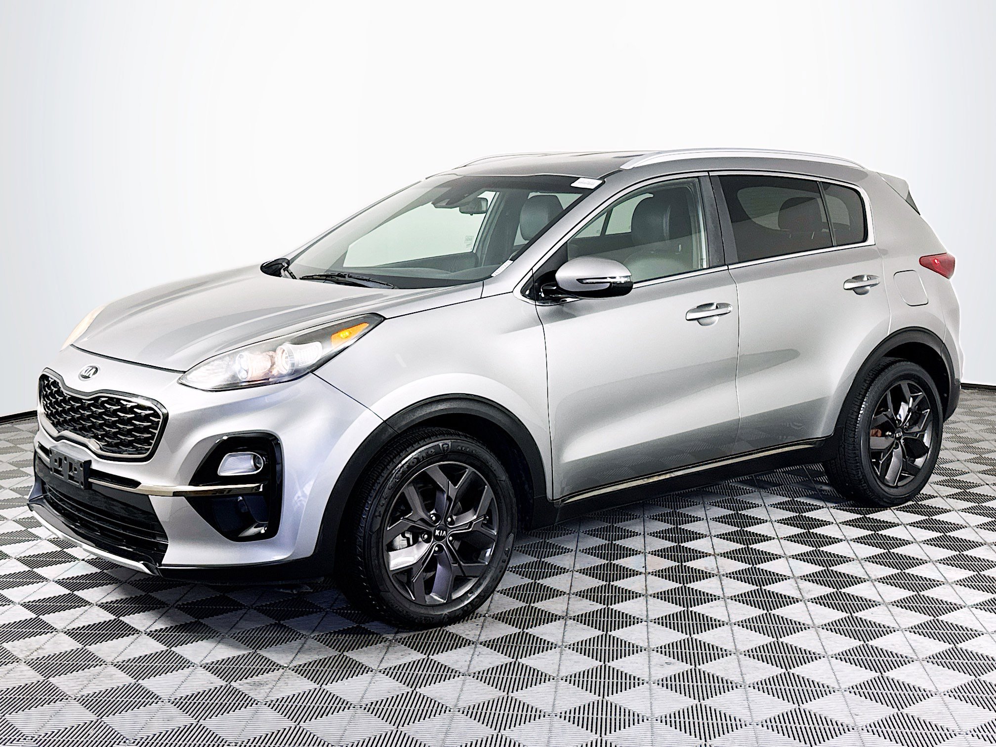 Used 2020 Kia Sportage S FWD image 4