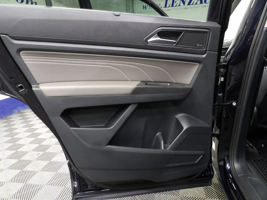 Used 2023 Volkswagen Atlas SEL R-Line AWD/4WD image 53