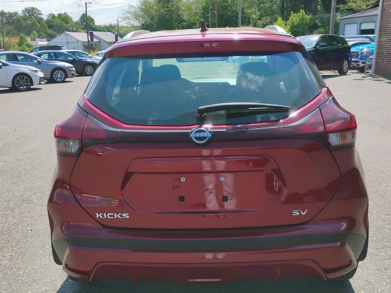 Used 2022 Nissan Kicks SV FWD image 6