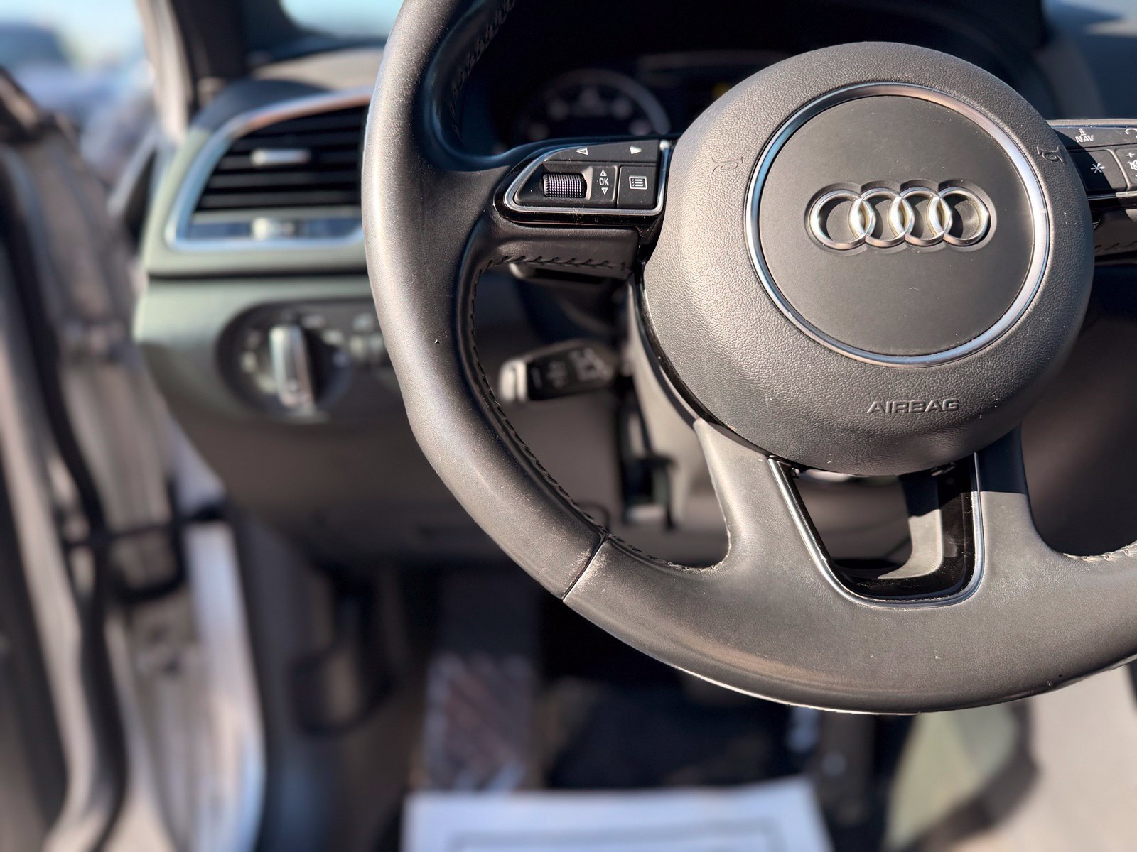 Used 2018 Audi Q3 2.0T Premium Plus w/ Premium Plus Package AWD/4WD image 19