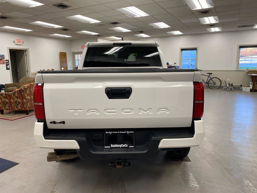 Used 2025 Toyota Tacoma TRD Off-Road image 5