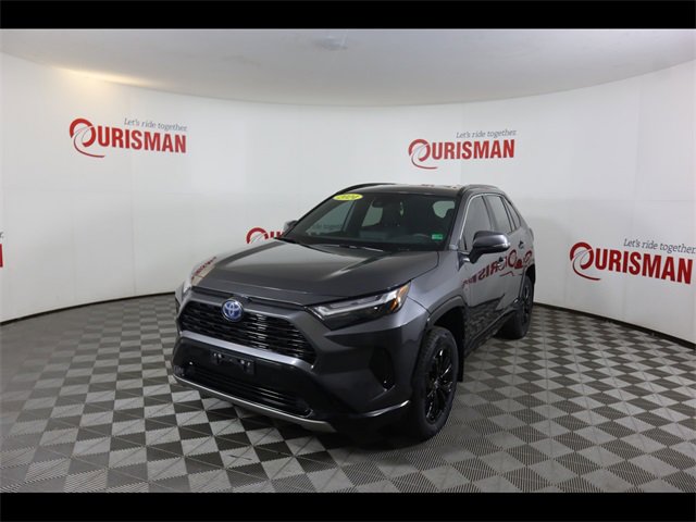 Used 2024 Toyota RAV4 SE image 2
