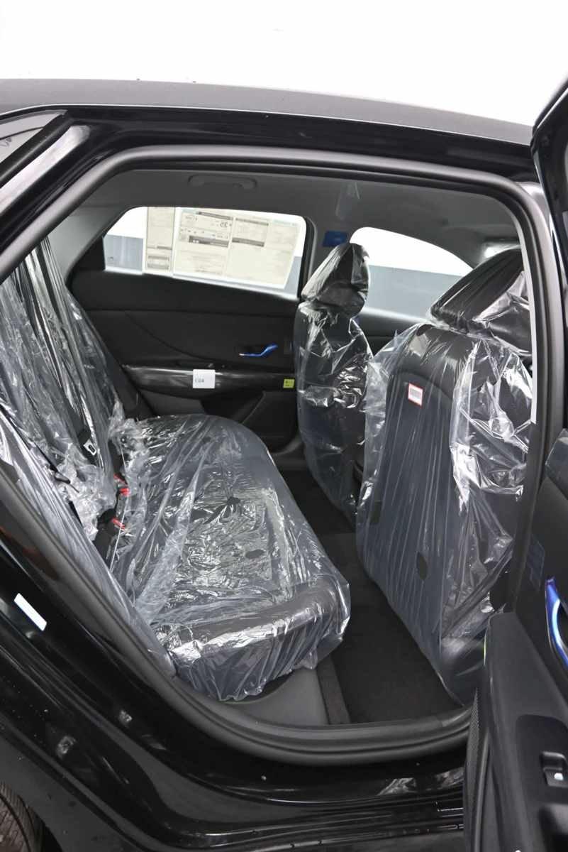New 2026 Hyundai Elantra SE FWD image 12