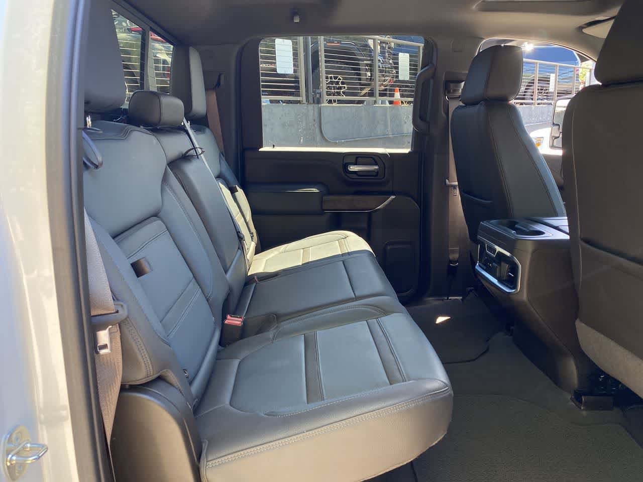 Used 2023 GMC Sierra 3500 Denali w/ Denali Ultimate Package AWD/4WD image 17