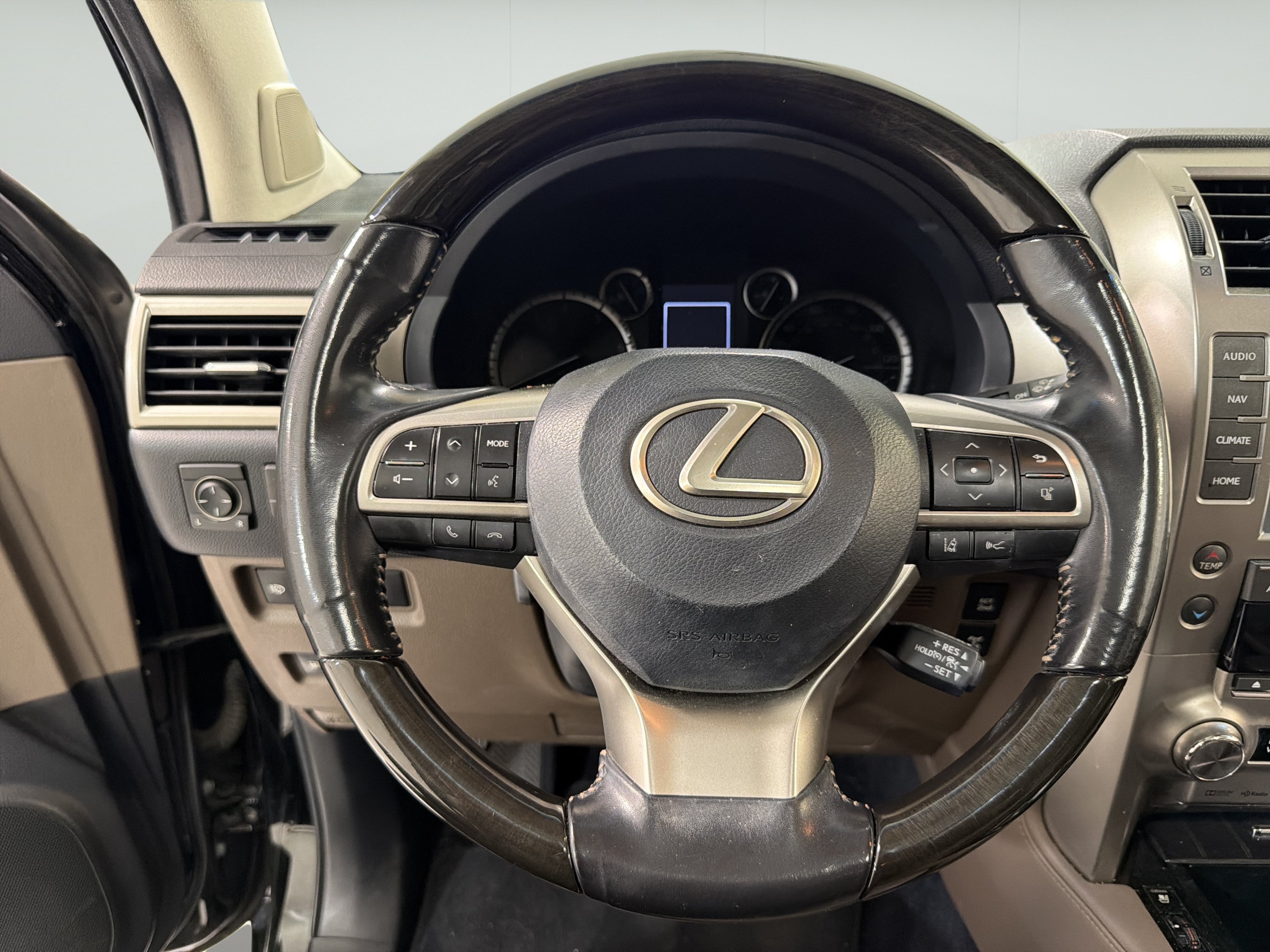 Used 2020 Lexus GX 460 Premium AWD/4WD image 17