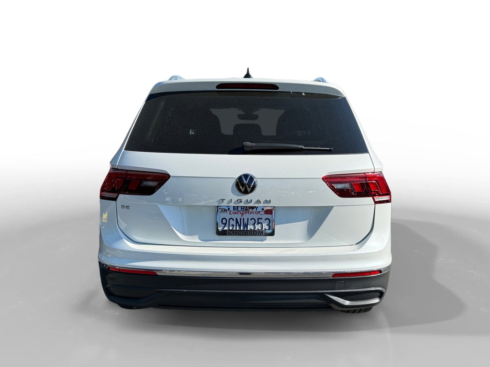 Used 2023 Volkswagen Tiguan SE image 4